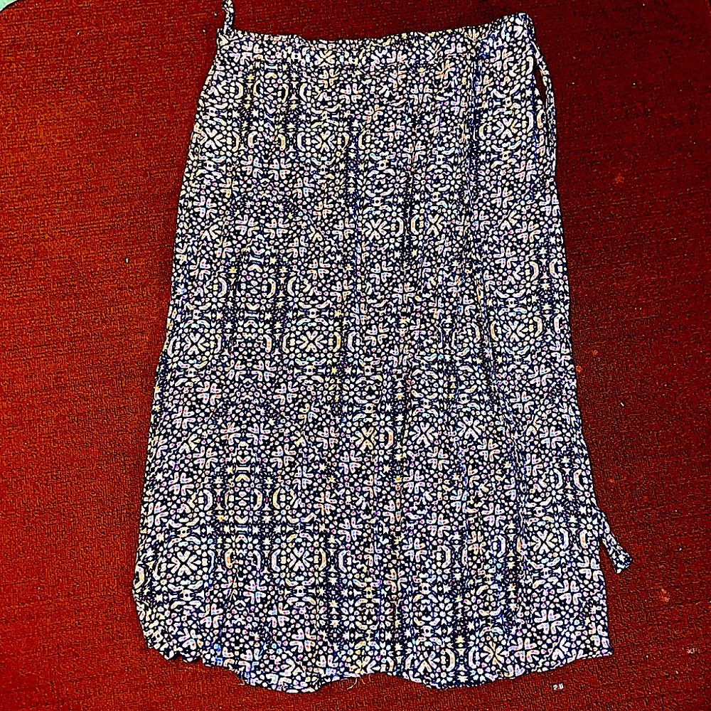 Long (flowing) Skirt